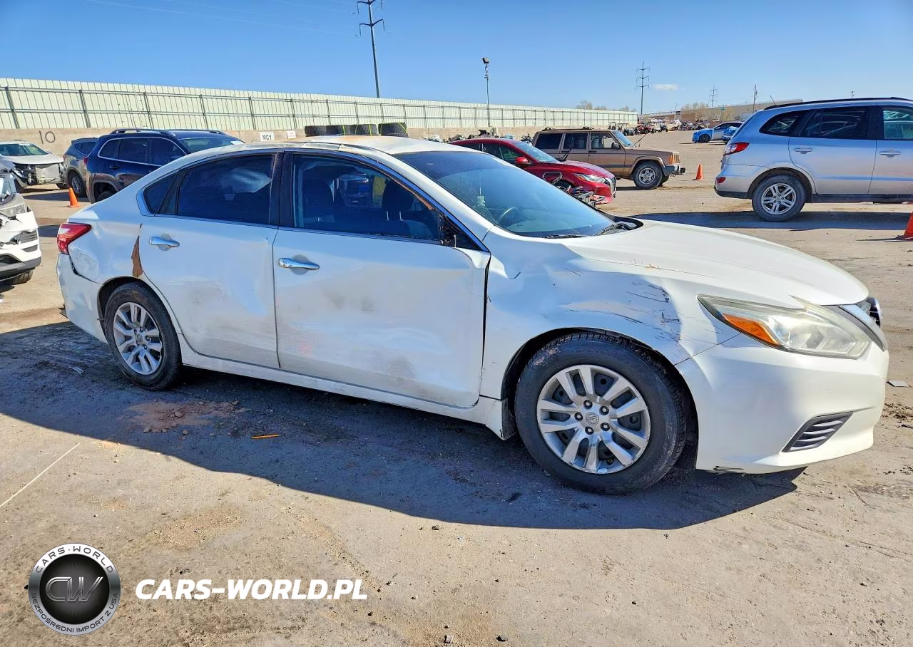 2017 Nissan Altima 2.5 S VIN:1N4AL3AP7HN325211 - 4