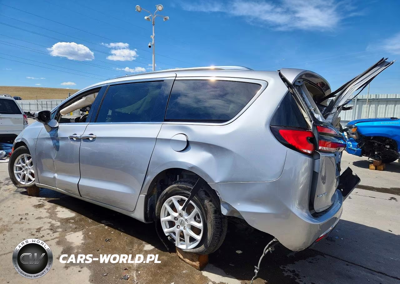 2021 Chrysler Pacifica Touring L VIN:2C4RC1BG5MR532984 - 2