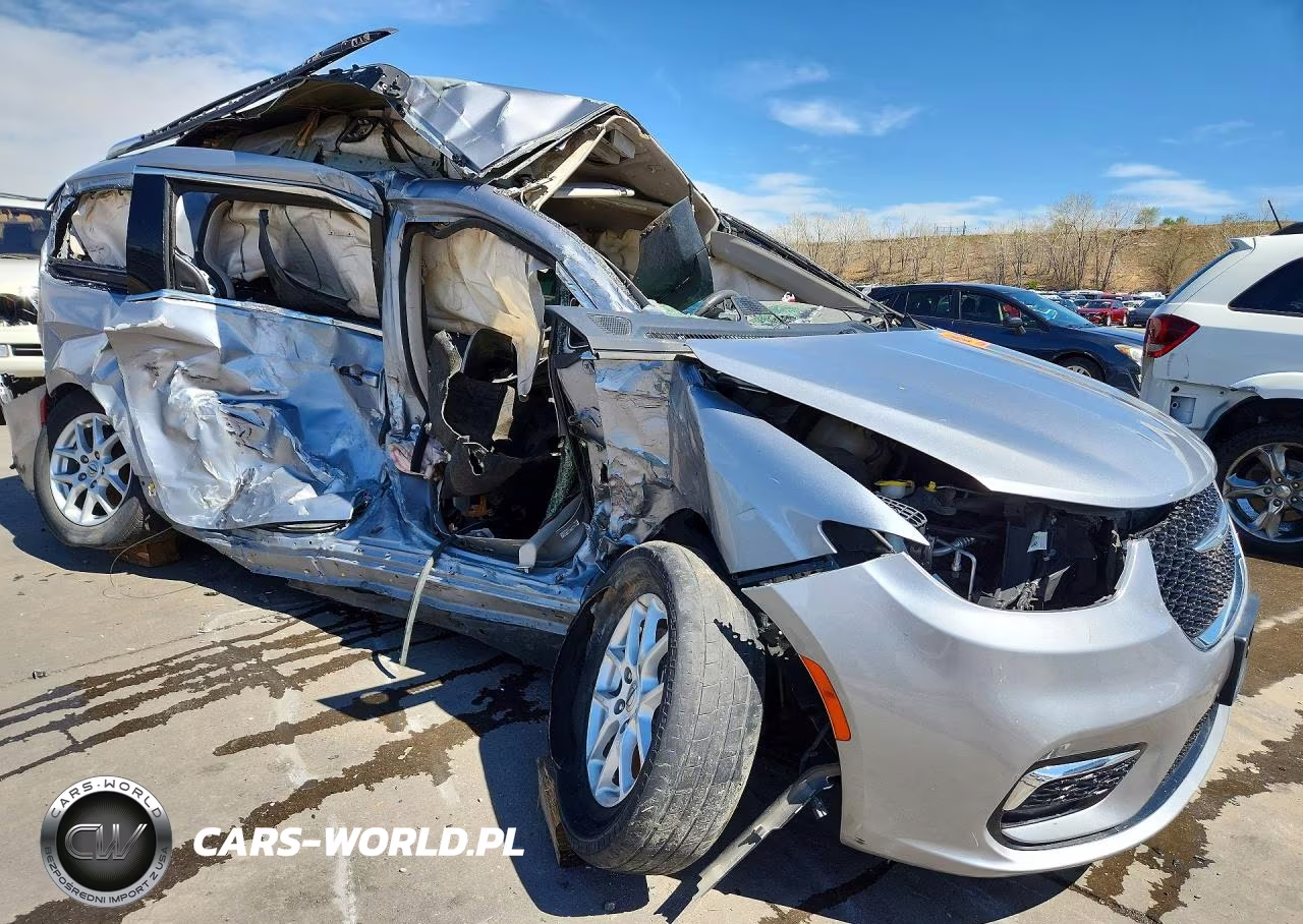 2021 Chrysler Pacifica Touring L VIN:2C4RC1BG5MR532984 - 4