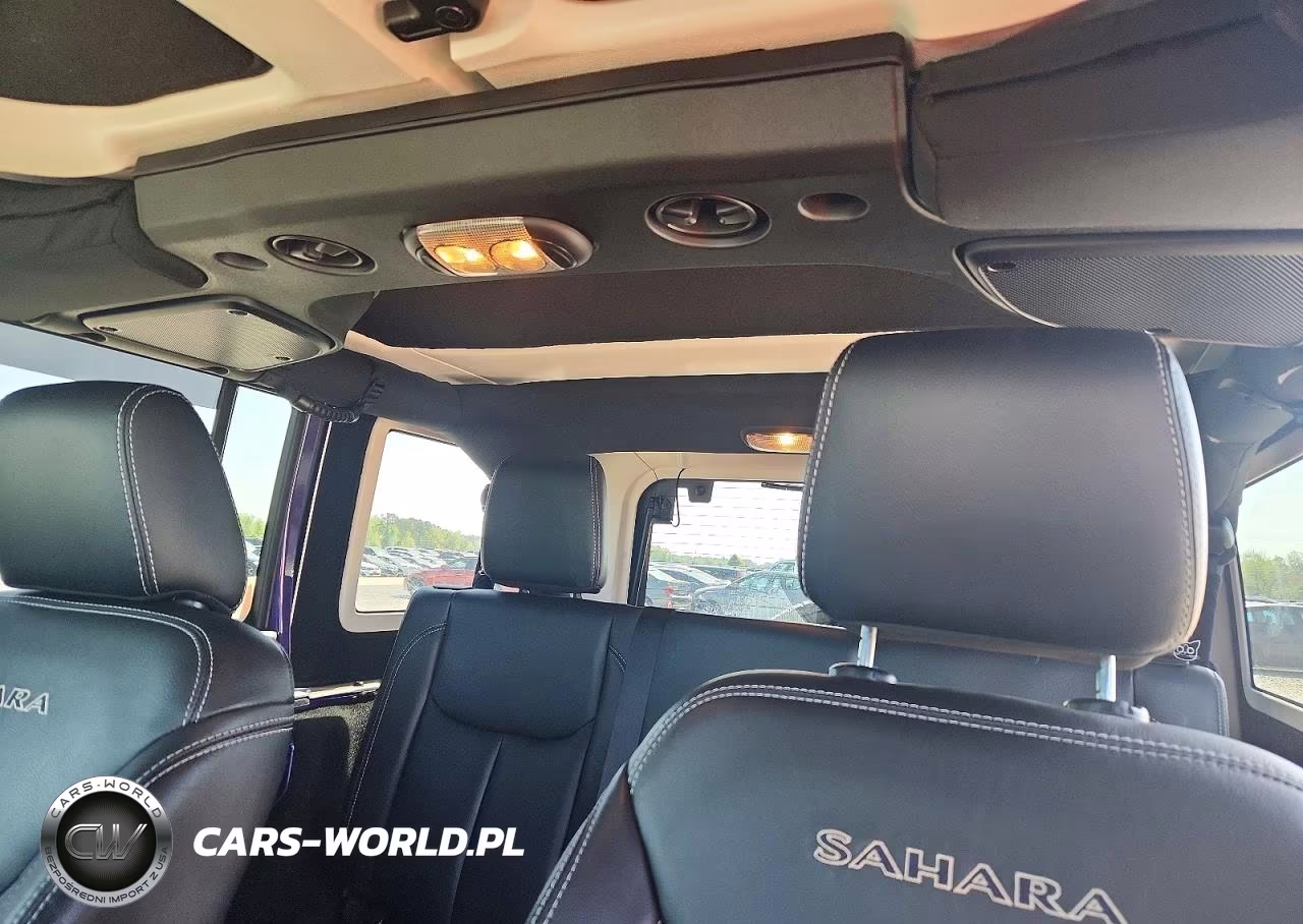 2018 Jeep Wrangler Unlimited Sahara VIN:1C4BJWEG7JL816833 - 10