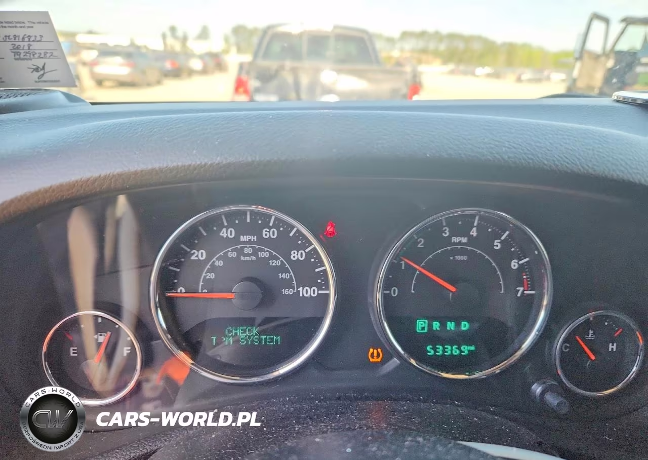 2018 Jeep Wrangler Unlimited Sahara VIN:1C4BJWEG7JL816833 - 9