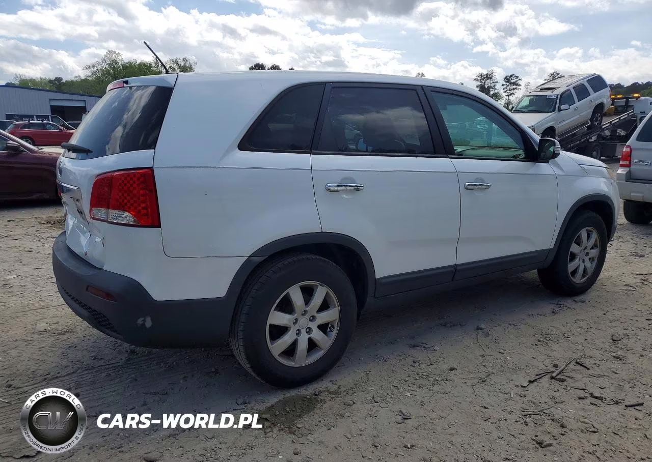 2011 Kia Sorento Lx VIN:5XYKT3A14BG154099 - 3