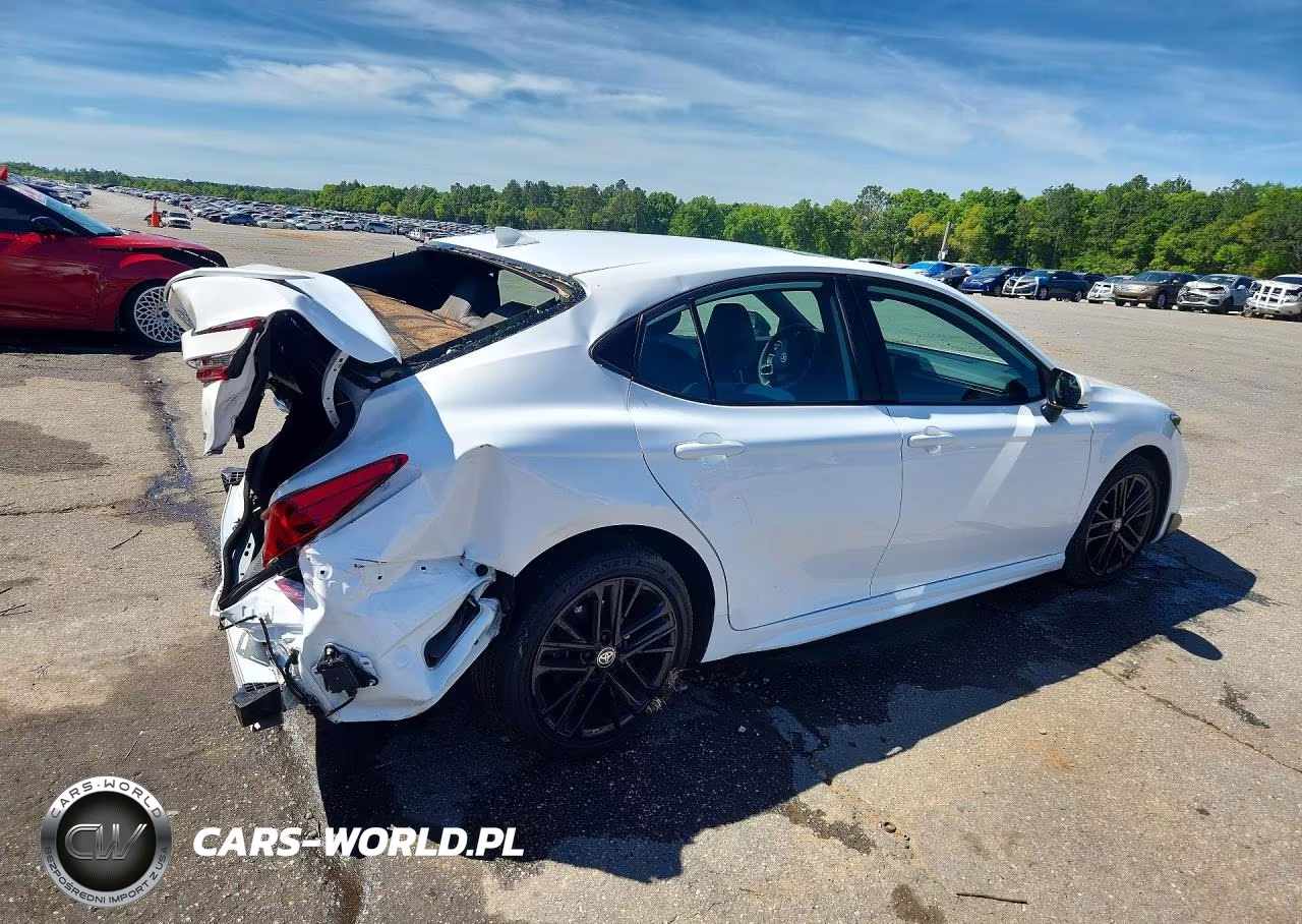 2026 Toyota Camry Se VIN:4T1DAACKXTU677955 - 3