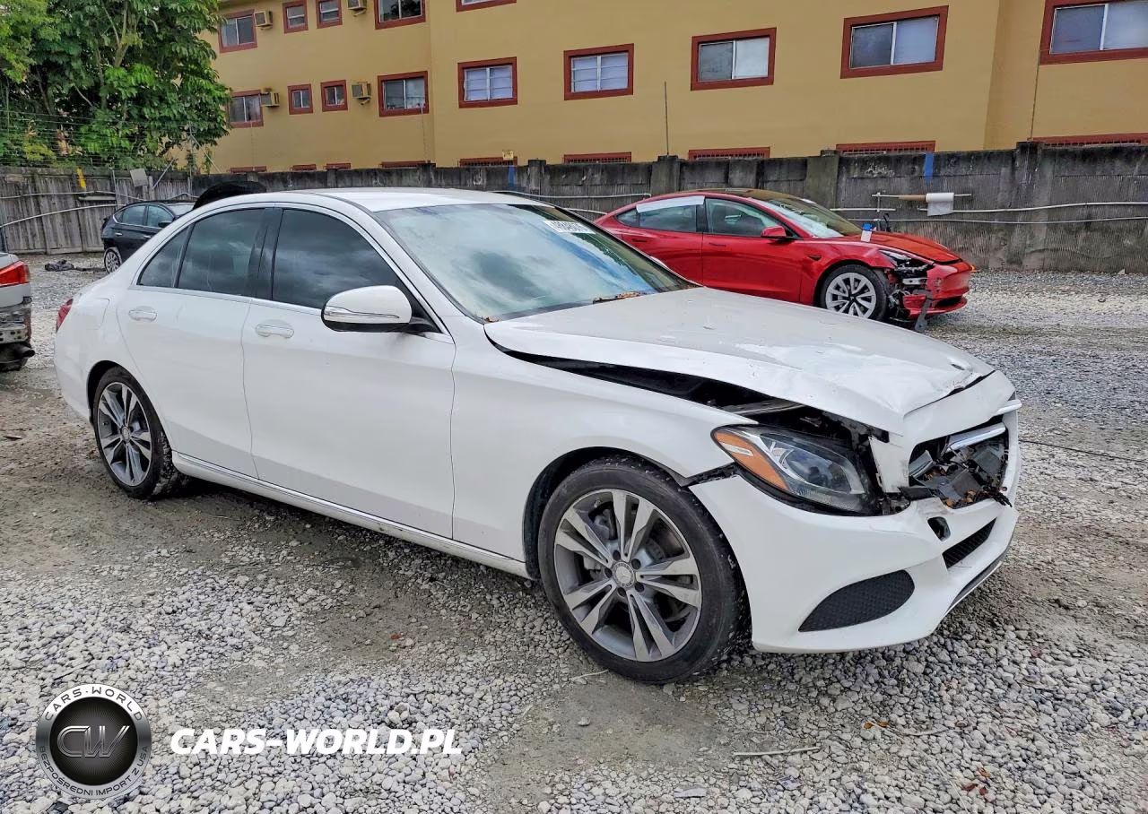 2015 Mercedes-Benz C 300 4Matic VIN:55SWF4KB2FU017941 - 4
