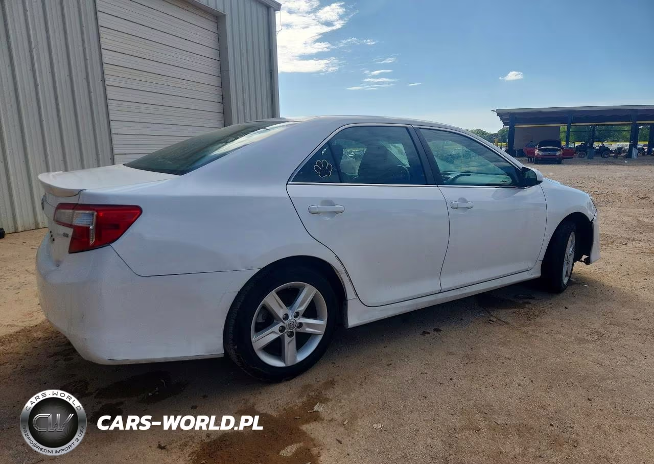 2014 Toyota Camry Se VIN:4T1BF1FK0EU432749 - 3