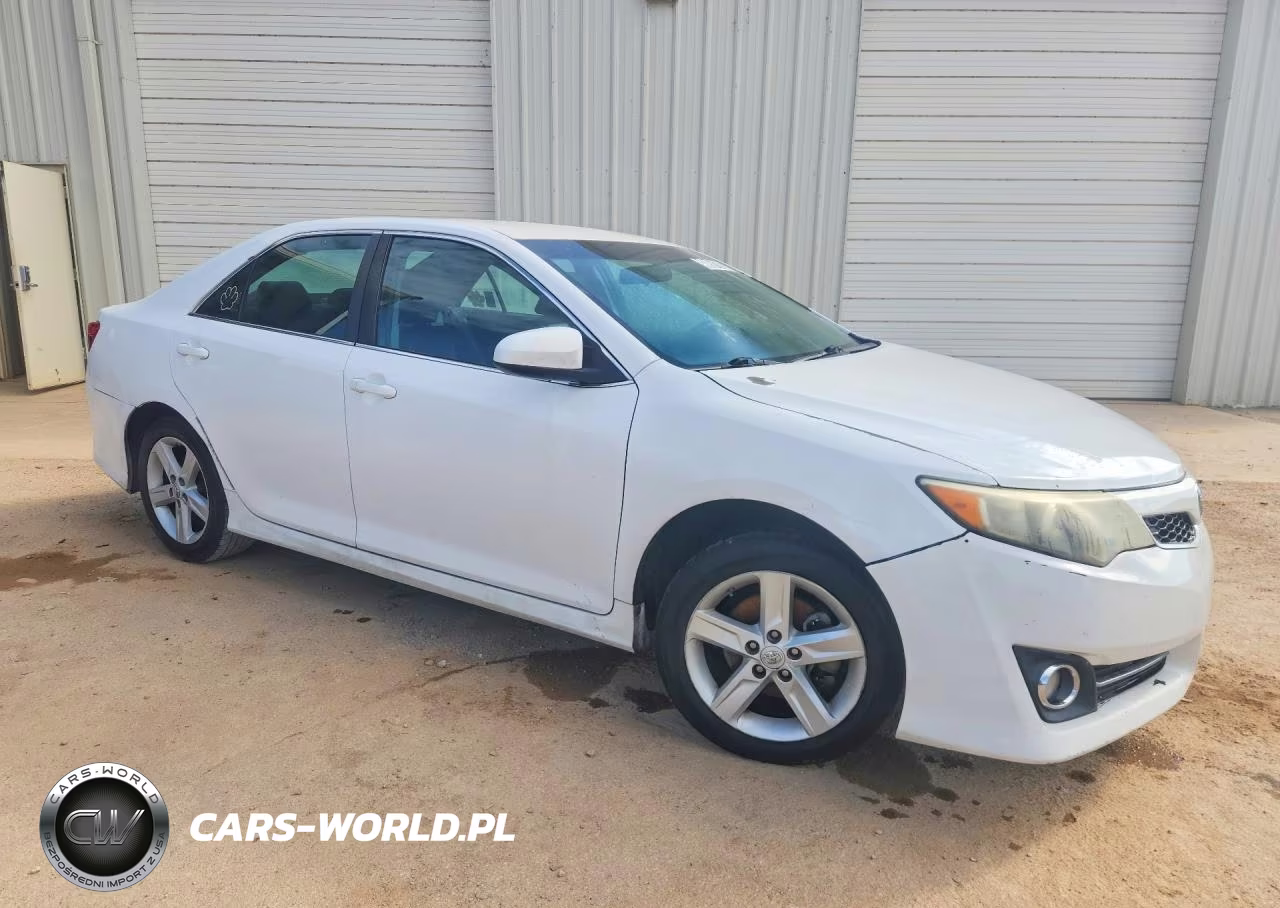 2014 Toyota Camry Se VIN:4T1BF1FK0EU432749 - 4