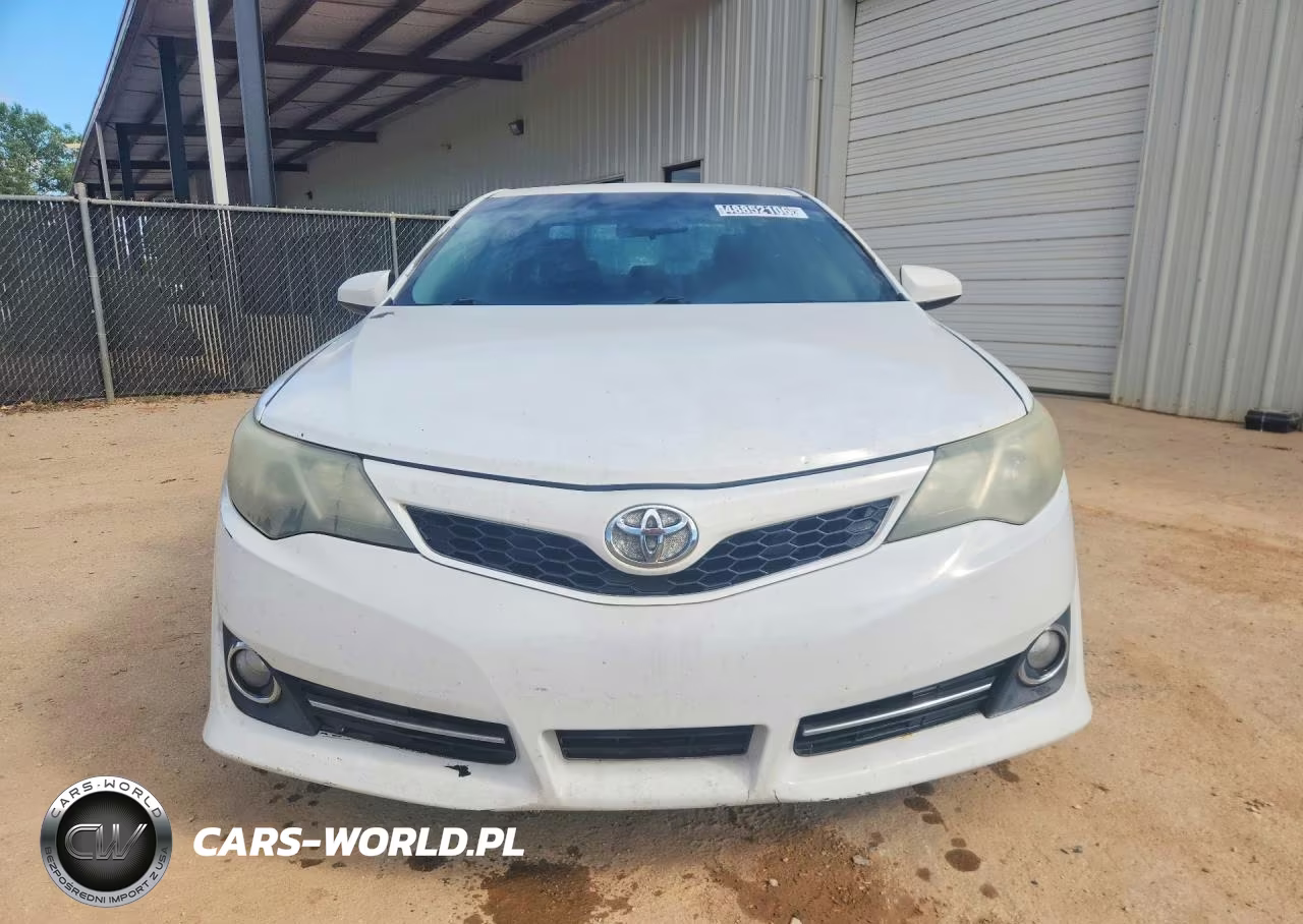 2014 Toyota Camry Se VIN:4T1BF1FK0EU432749 - 5