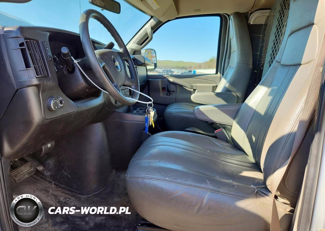 2018 Chevrolet Express 2500 Delivery Van VIN:1GCWGBFP8J1303531 - 7