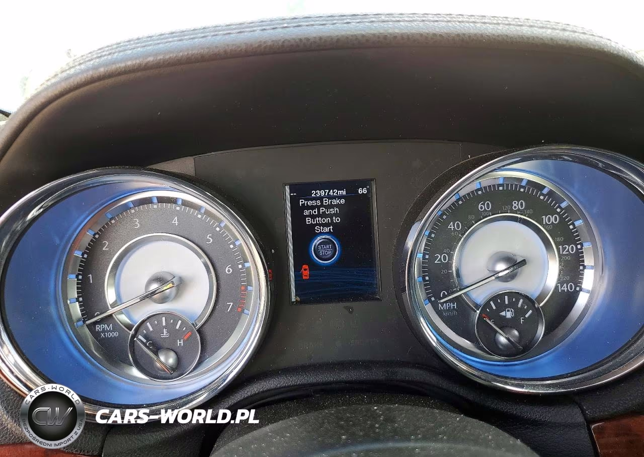 2012 Chrysler 300 VIN:2C3CCAAGXCH166147 - 9