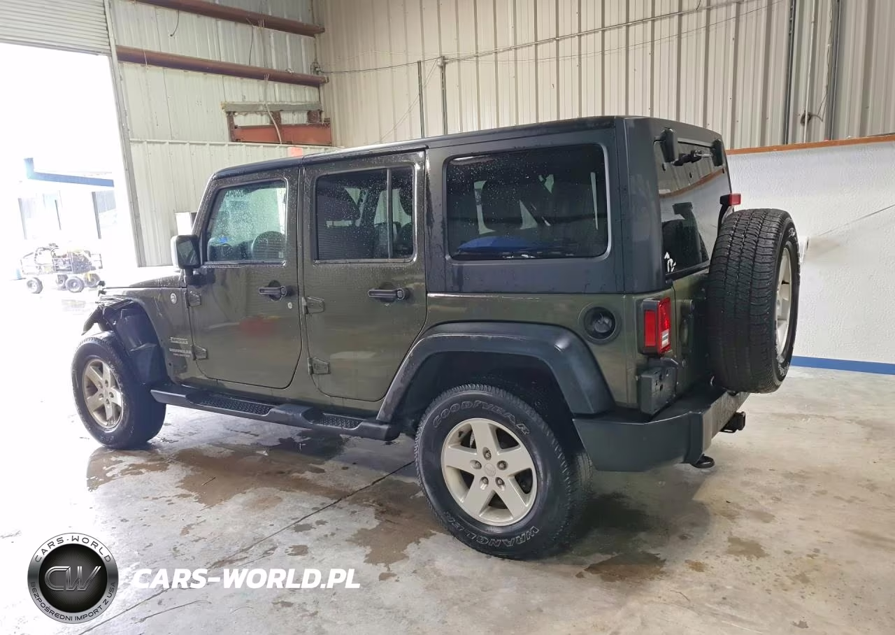 2015 Jeep Wrangler Unlimited Sport VIN:1C4BJWDG6FL586243 - 2