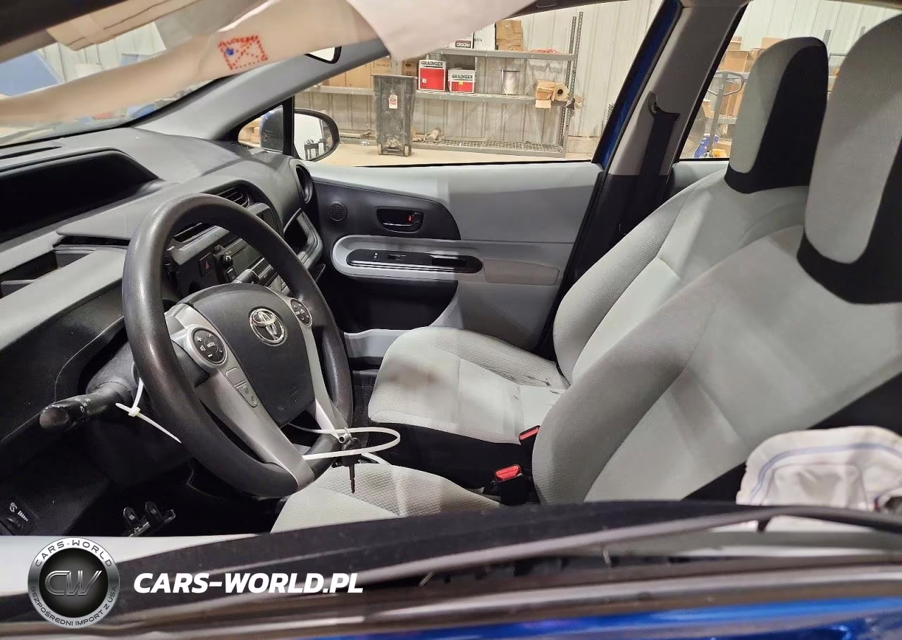2012 Toyota Prius C One VIN:JTDKDTB31C1515352 - 7