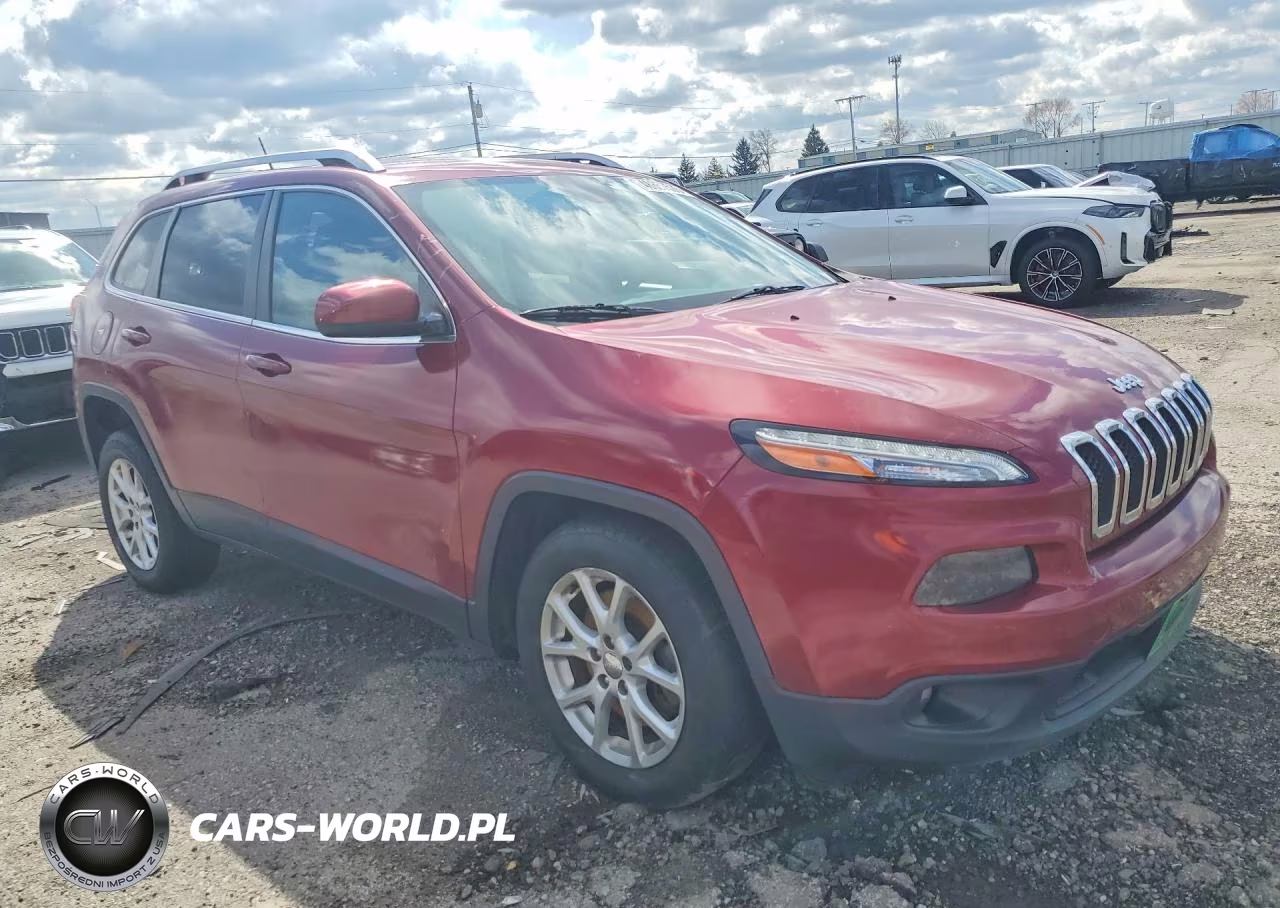 2015 Jeep Cherokee Latitude VIN:1C4PJLCB9FW516843 - 4