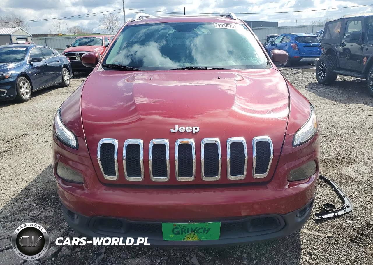 2015 Jeep Cherokee Latitude VIN:1C4PJLCB9FW516843 - 5