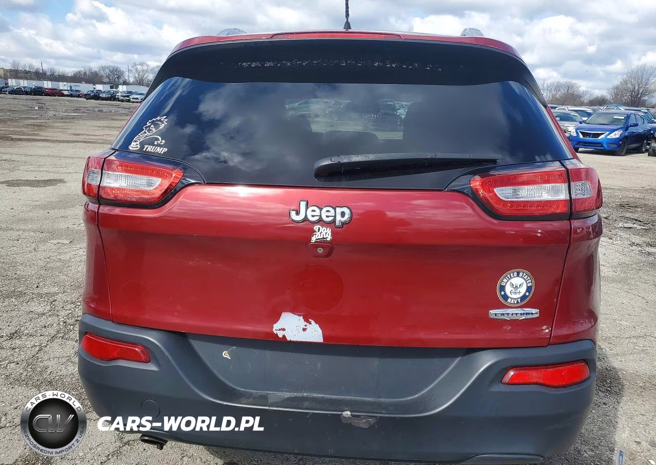 2015 Jeep Cherokee Latitude VIN:1C4PJLCB9FW516843 - 6
