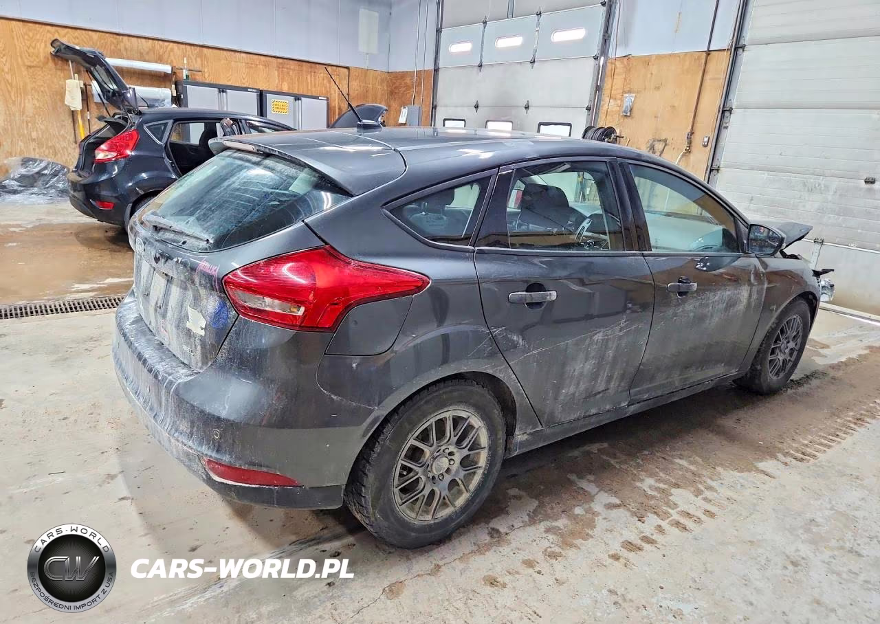 2017 Ford Focus Sel VIN:1FADP3M22HL257400 - 3