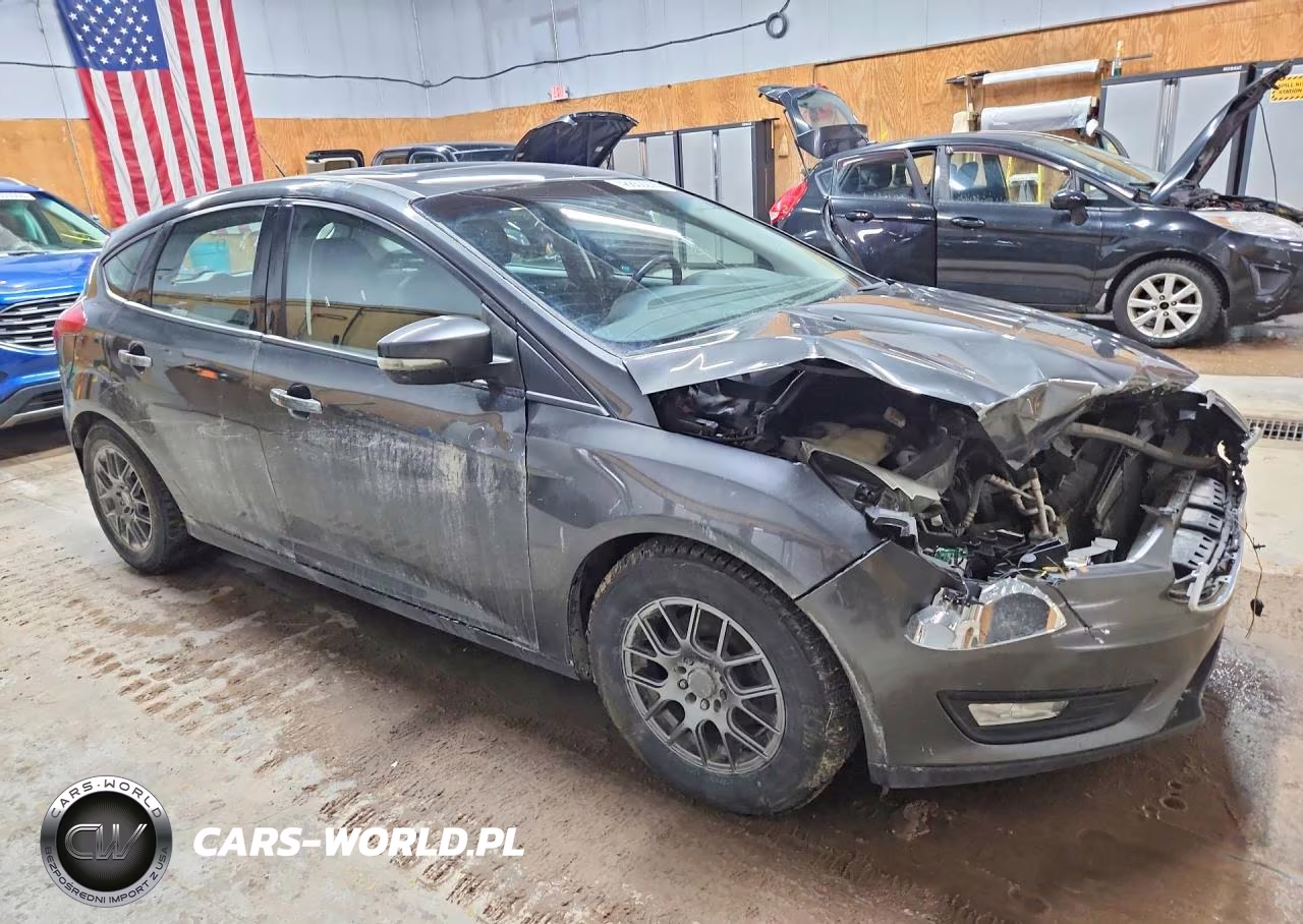 2017 Ford Focus Sel VIN:1FADP3M22HL257400 - 4