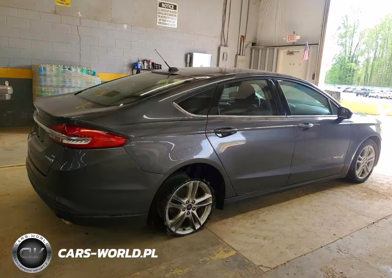 2018 Ford Fusion Se Hybrid VIN:3FA6P0LU9JR137997 - 3
