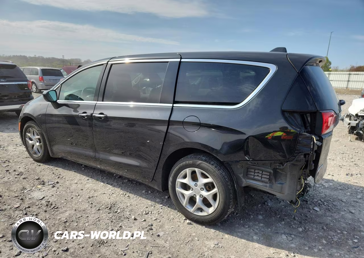 2017 Chrysler Pacifica Touring L VIN:2C4RC1BG6HR841188 - 2