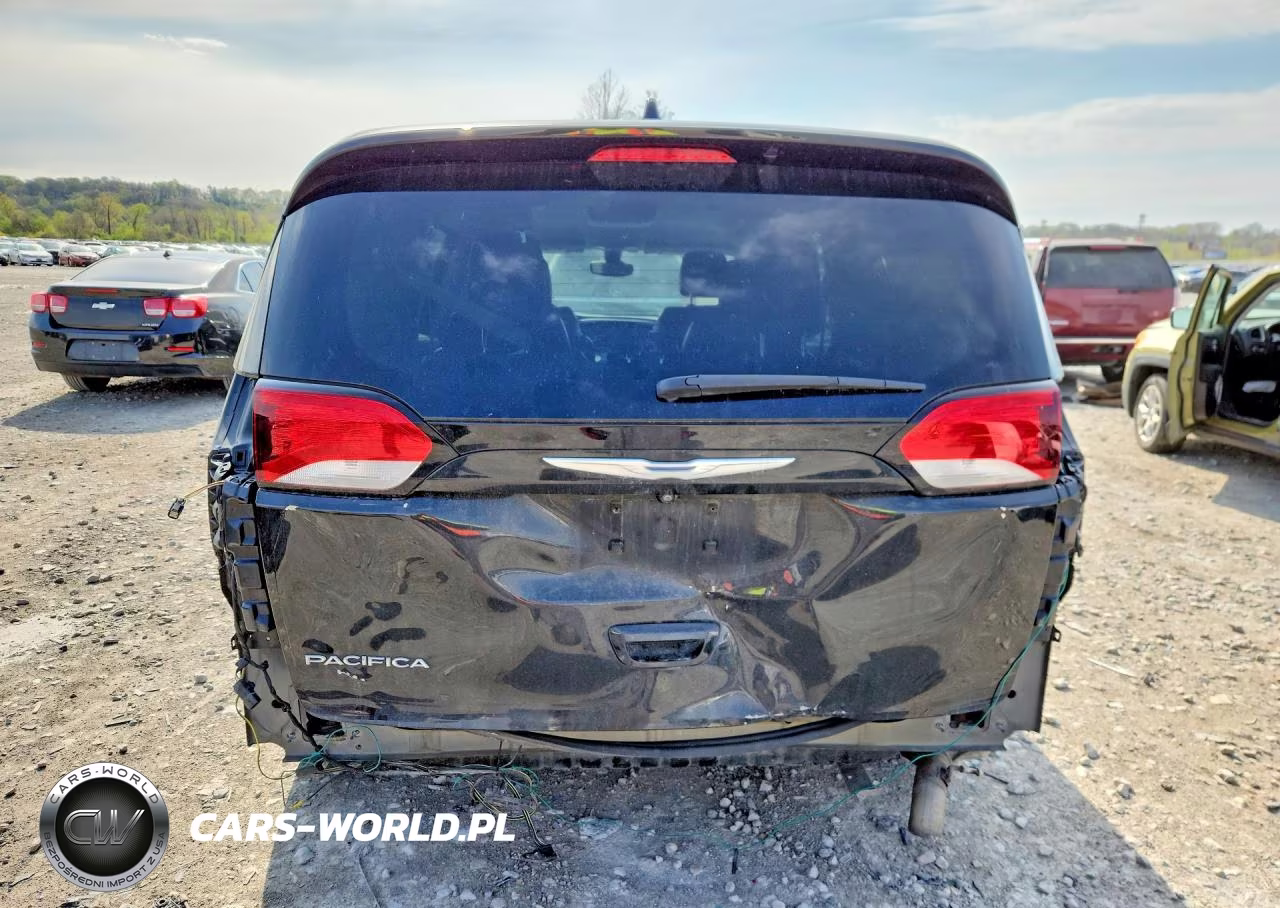 2017 Chrysler Pacifica Touring L VIN:2C4RC1BG6HR841188 - 6