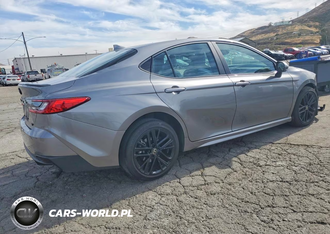 2025 Toyota Camry Se VIN:4T1DAACKXSU566921 - 3
