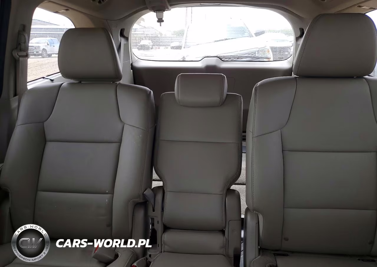 2015 Honda Odyssey Touring VIN:5FNRL5H93FB018596 - 10