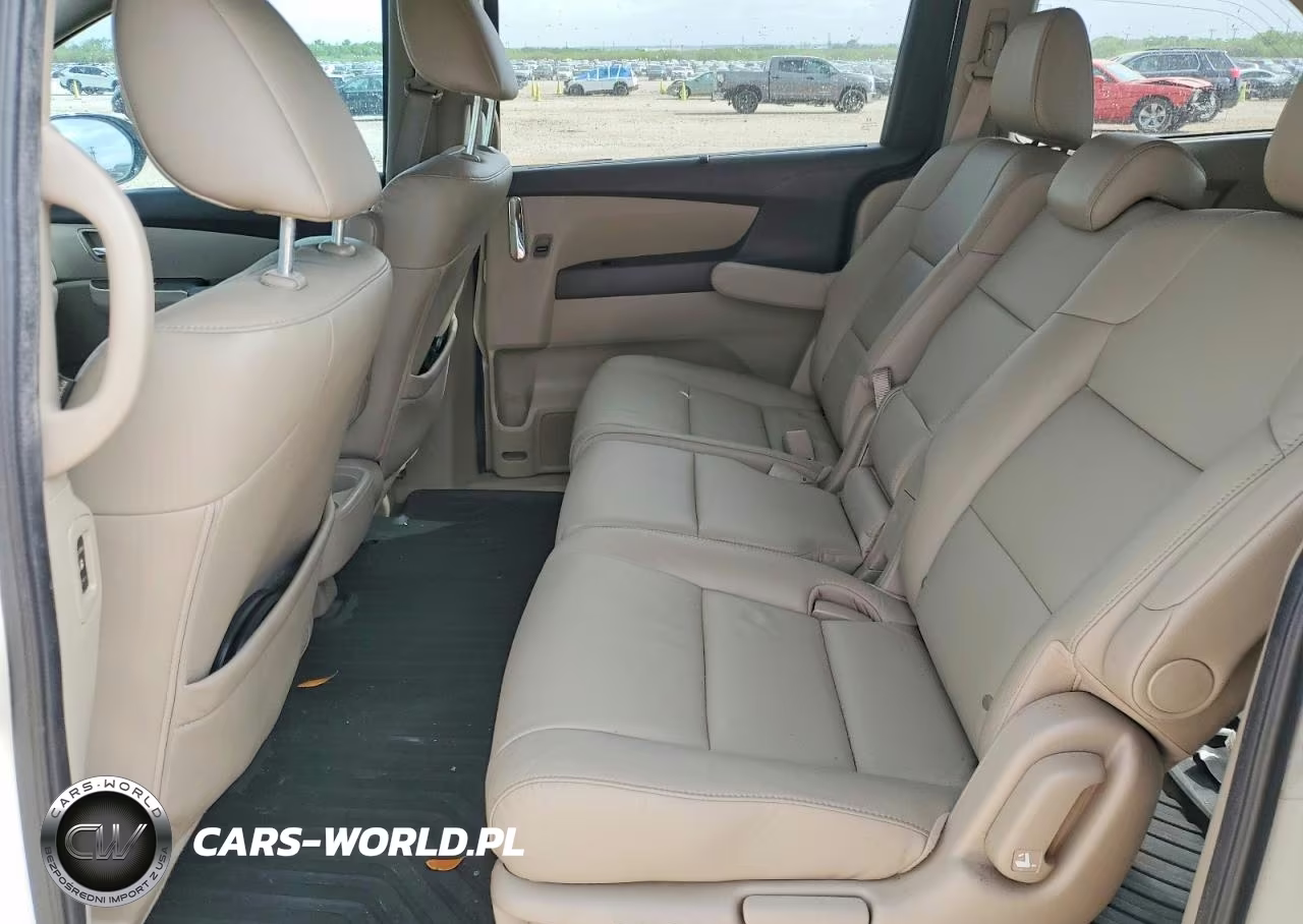 2015 Honda Odyssey Touring VIN:5FNRL5H93FB018596 - 11