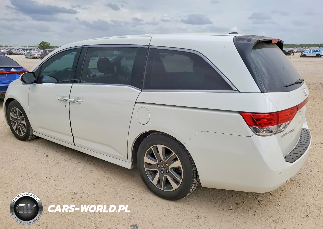 2015 Honda Odyssey Touring VIN:5FNRL5H93FB018596 - 2