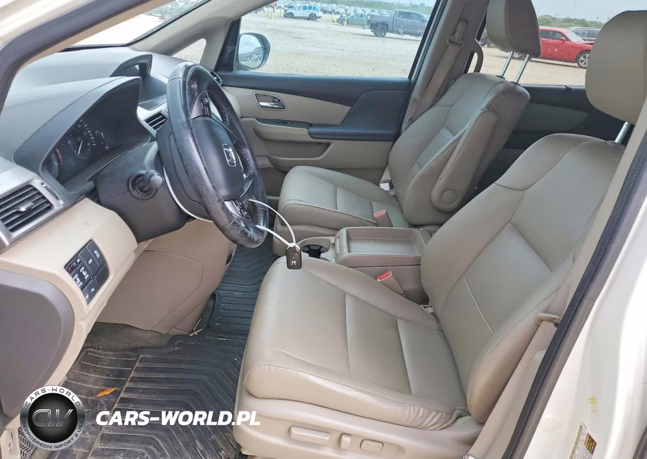 2015 Honda Odyssey Touring VIN:5FNRL5H93FB018596 - 7