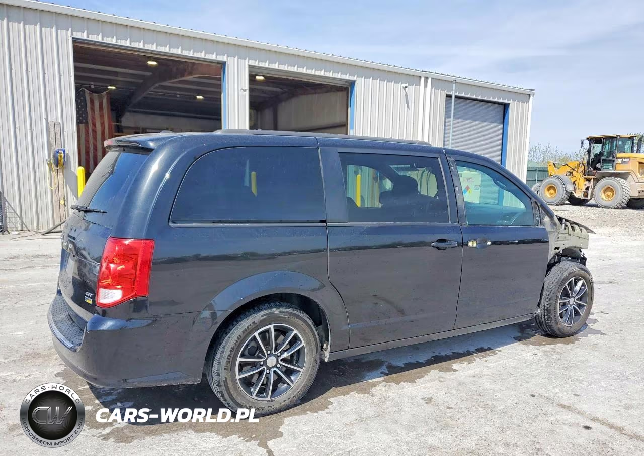 2018 Dodge Grand Caravan Gt VIN:2C4RDGEG9JR199941 - 3