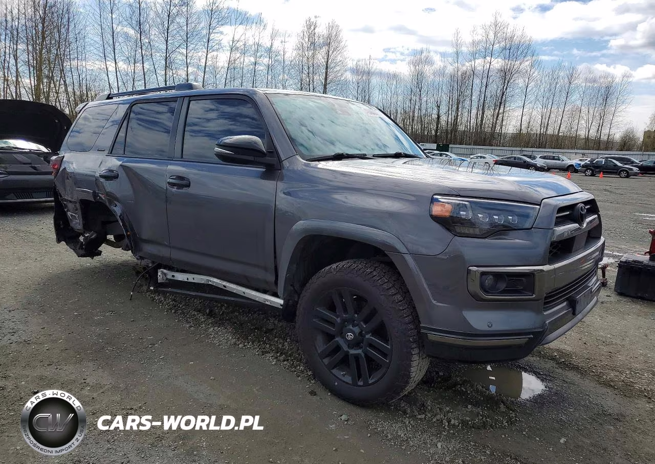 2021 Toyota 4Runner Nightshade Edition VIN:JTEJU5JR3M5908143 - 4