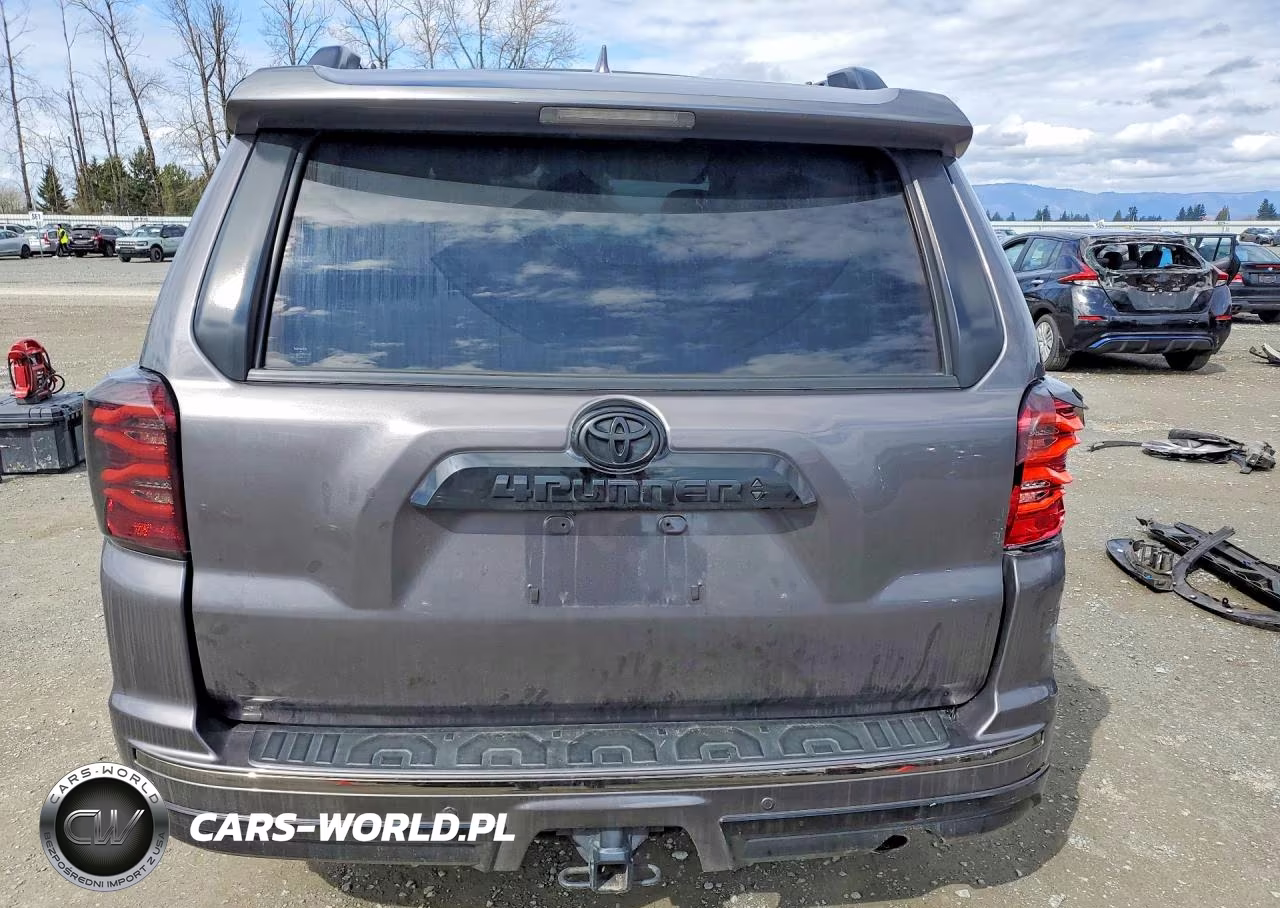 2021 Toyota 4Runner Nightshade Edition VIN:JTEJU5JR3M5908143 - 6
