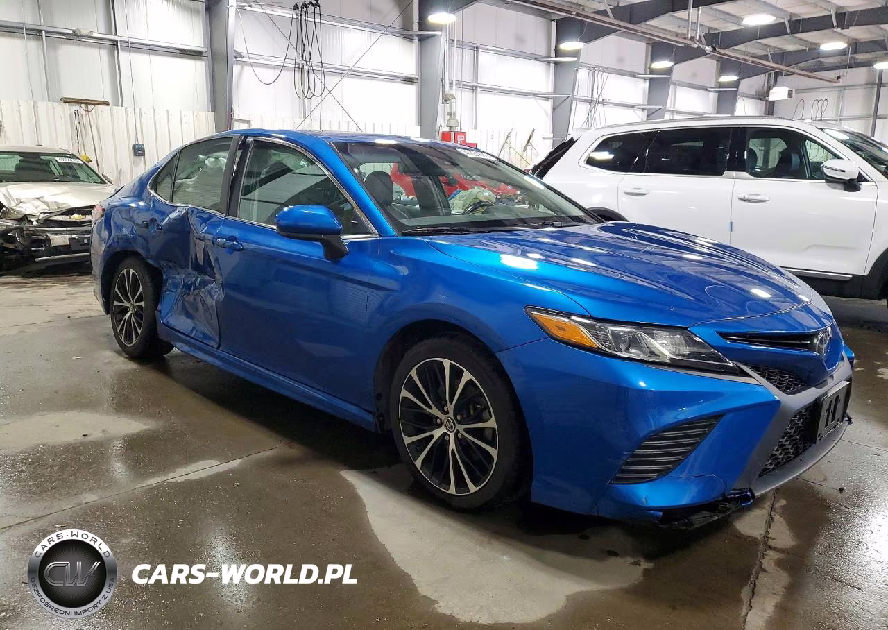 2018 Toyota Camry Se VIN:4T1B11HK9JU116126 - 4