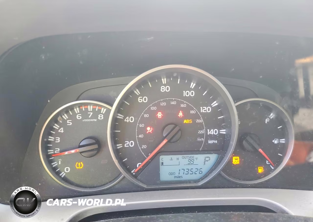 2016 Toyota Rav4 Le VIN:JTMZFREV6GJ084621 - 9