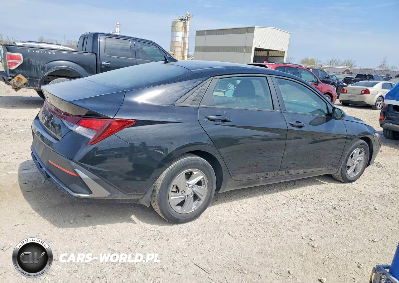 2024 Hyundai Elantra Se VIN:KMHLL4DG2RU743294 - 3