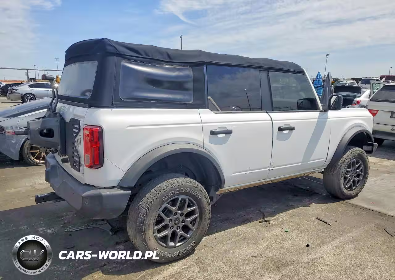 2022 Ford Bronco Base VIN:1FMDE5BH3NLB16572 - 3