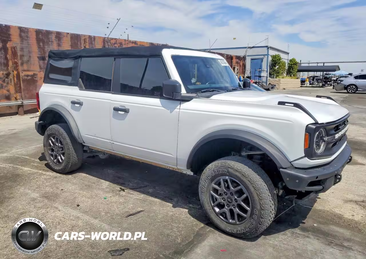 2022 Ford Bronco Base VIN:1FMDE5BH3NLB16572 - 4