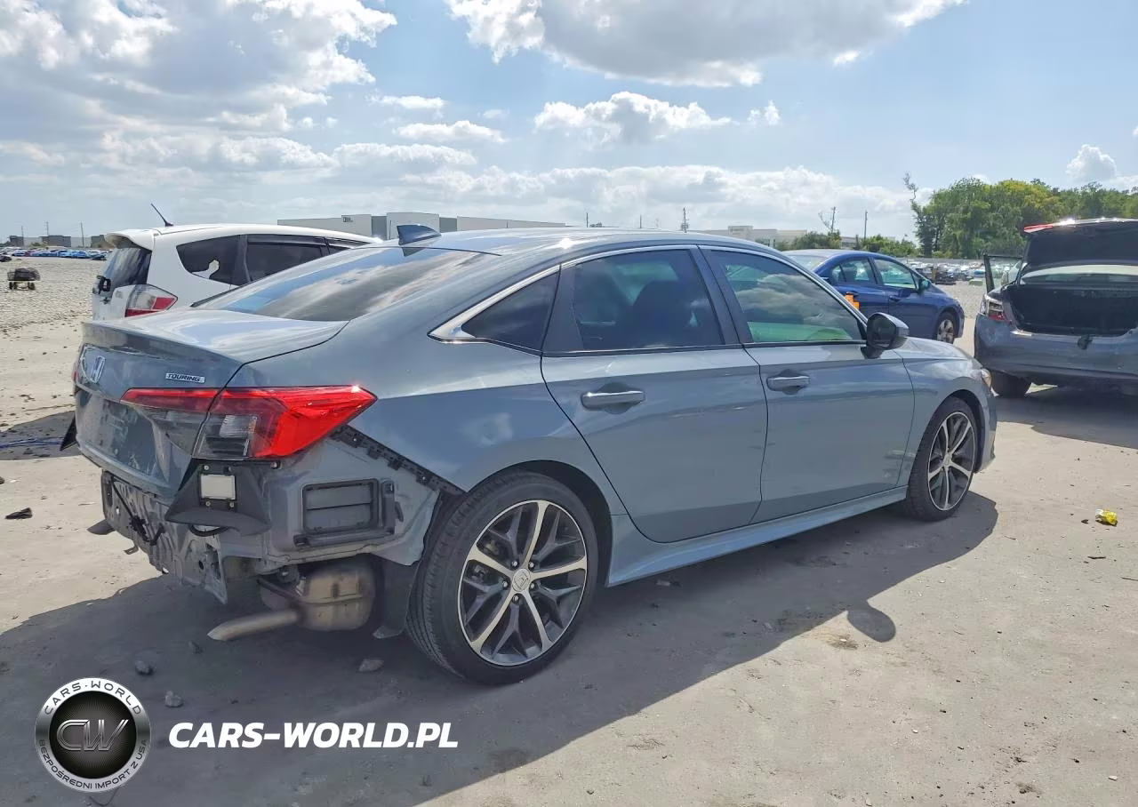 2024 Honda Civic Touring VIN:2HGFE1F9XRH330696 - 3