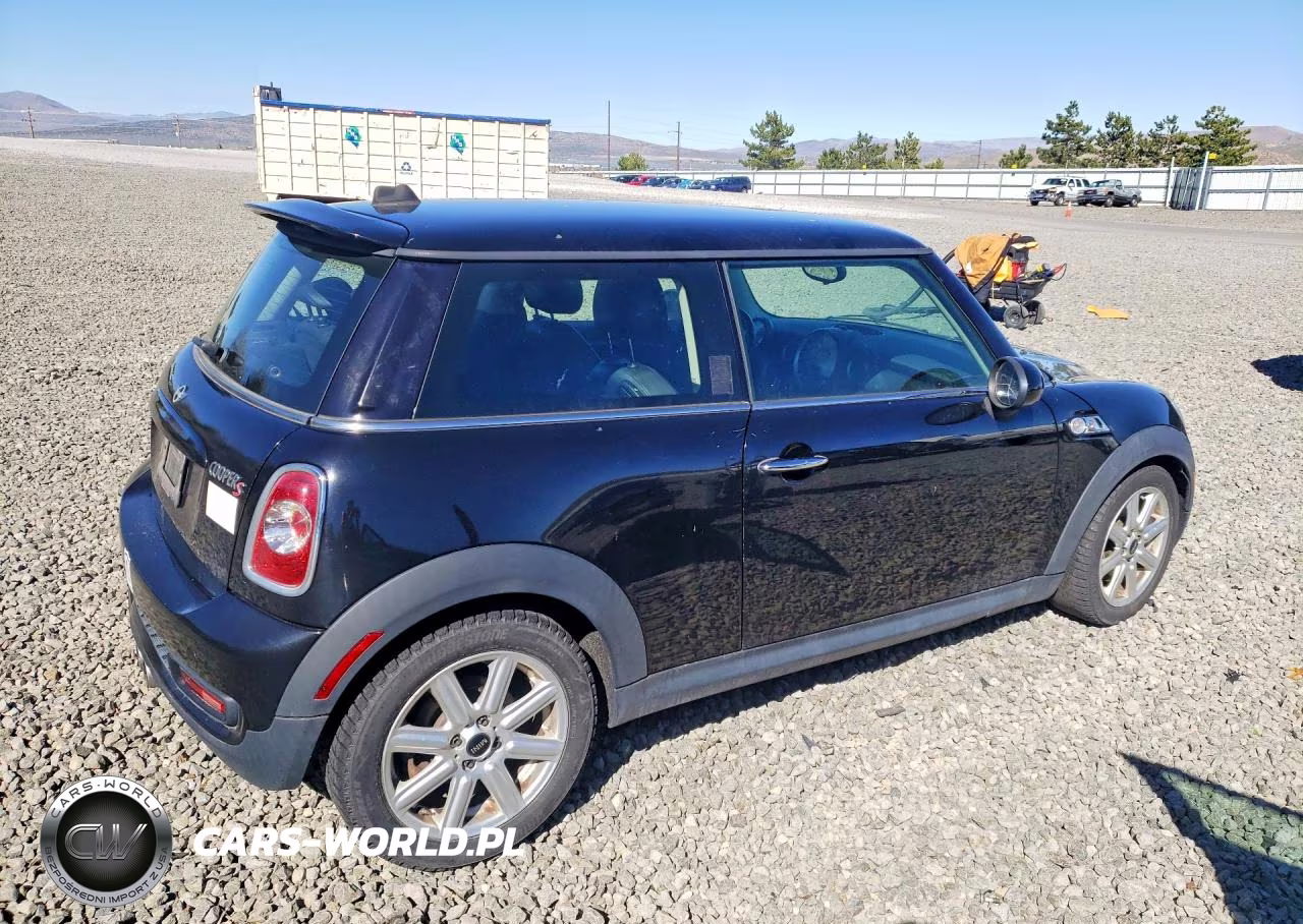 2013 Mini Cooper S VIN:WMWSV3C52DT390331 - 3