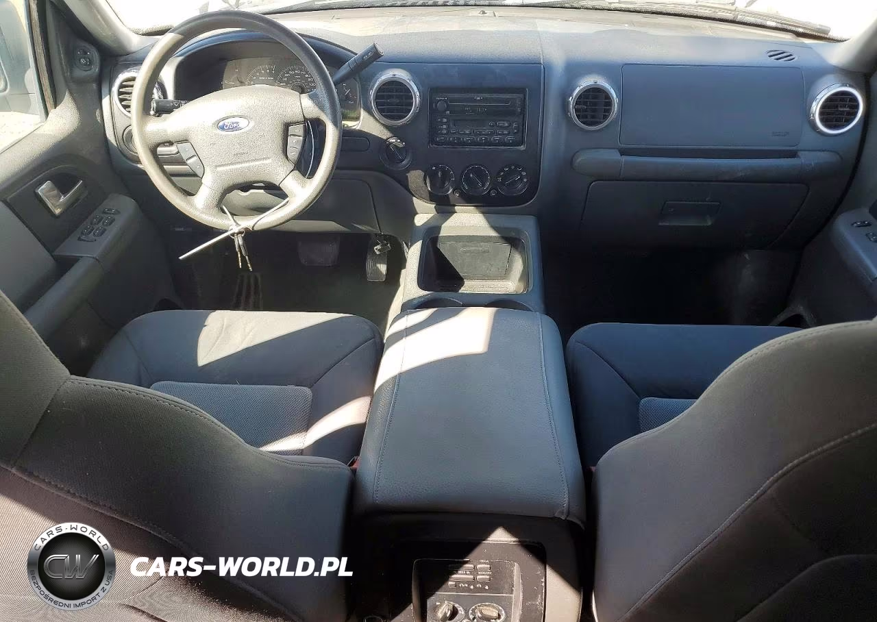 2003 Ford Expedition Xlt VIN:1FMPU16W43LA24286 - 8