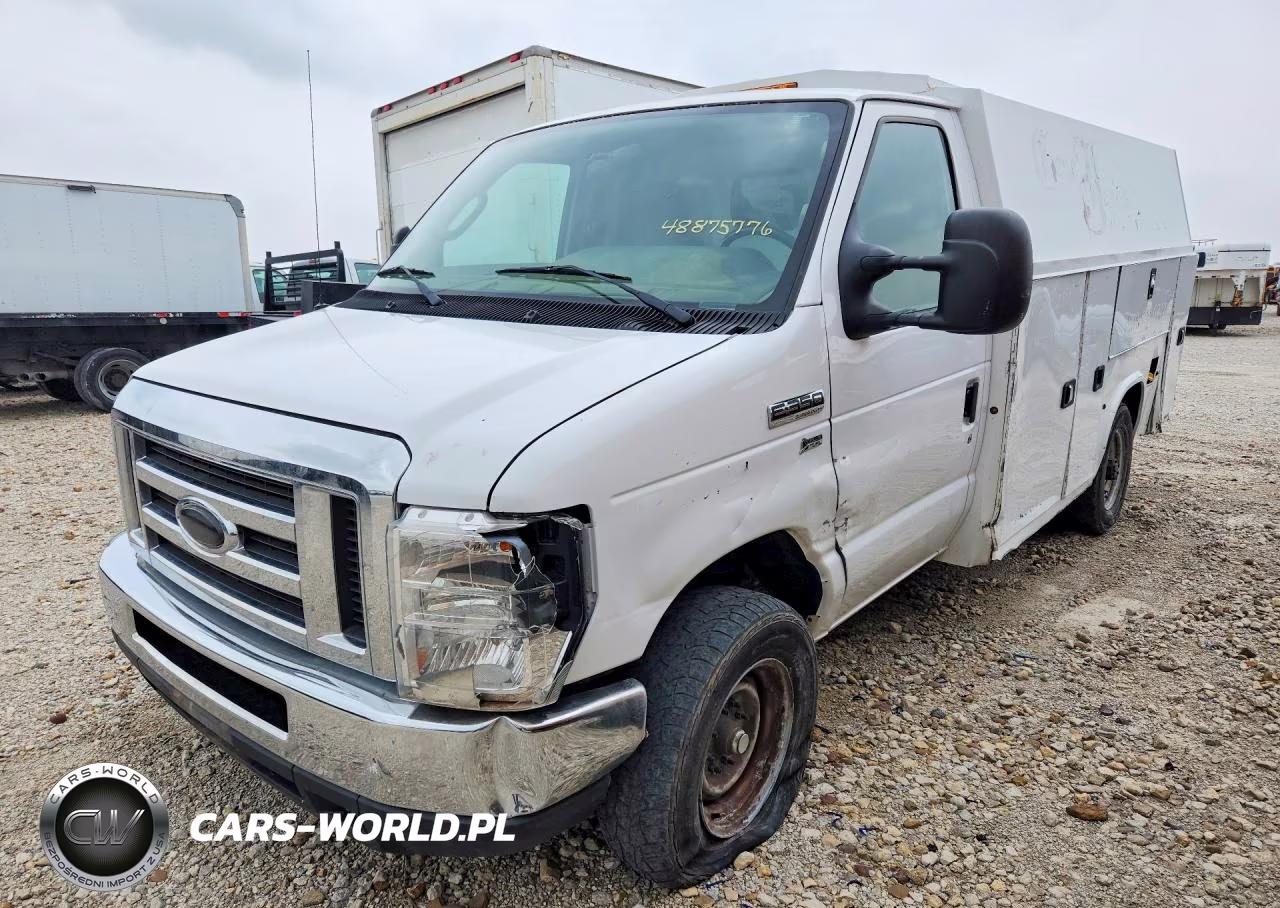 2014 Ford Econoline E350 Super Duty Cutaway Van