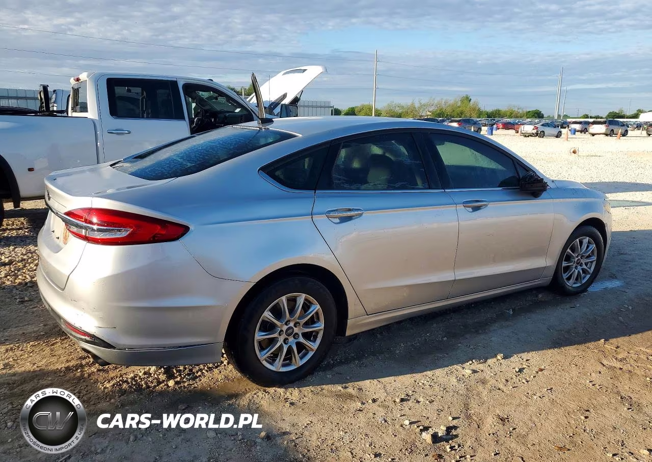 2018 Ford Fusion S VIN:3FA6P0G72JR193610 - 3