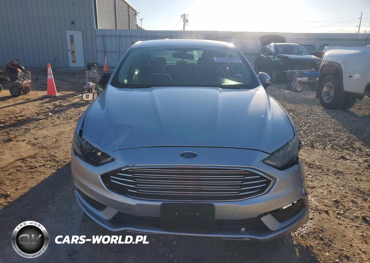 2018 Ford Fusion S VIN:3FA6P0G72JR193610 - 5