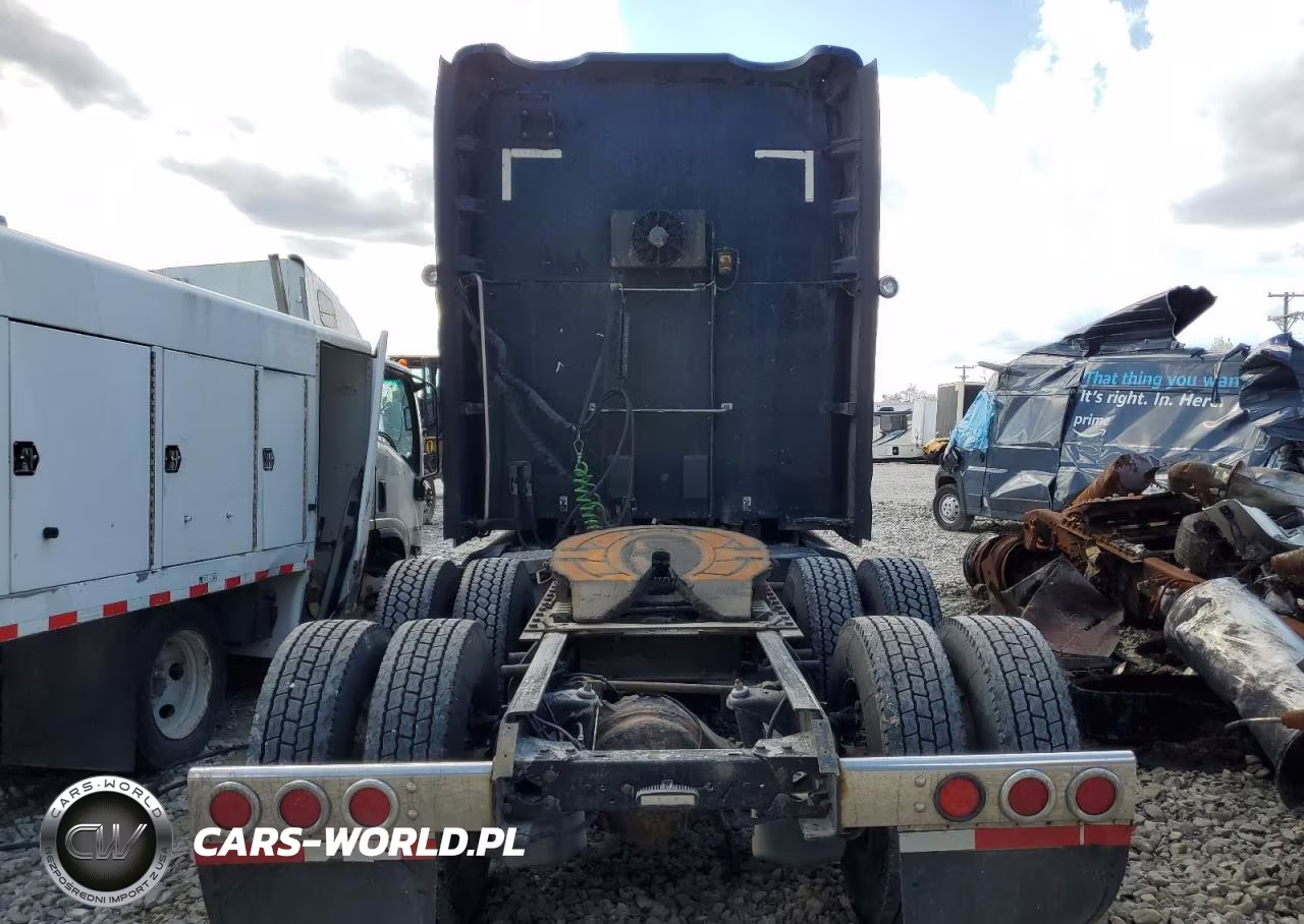 2015 Kenworth T680 Semi Truck VIN:1XKYDP9X5FJ973625 - 6