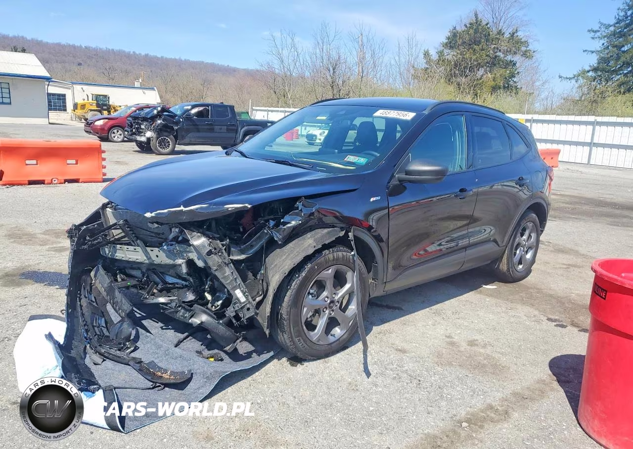 2025 Ford Escape St Line