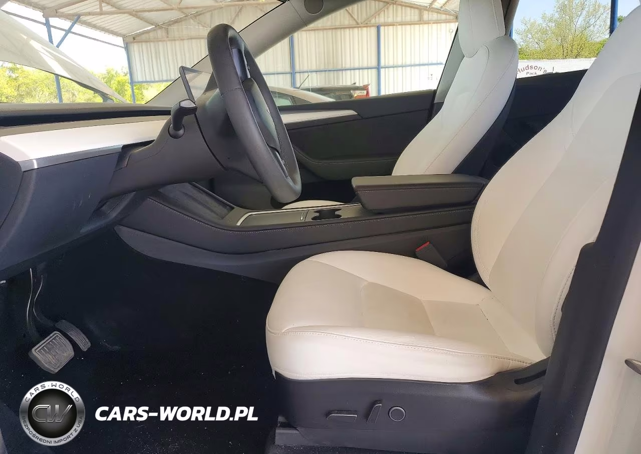 2023 Tesla Model Y VIN:7SAYGDEE6PF636317 - 7