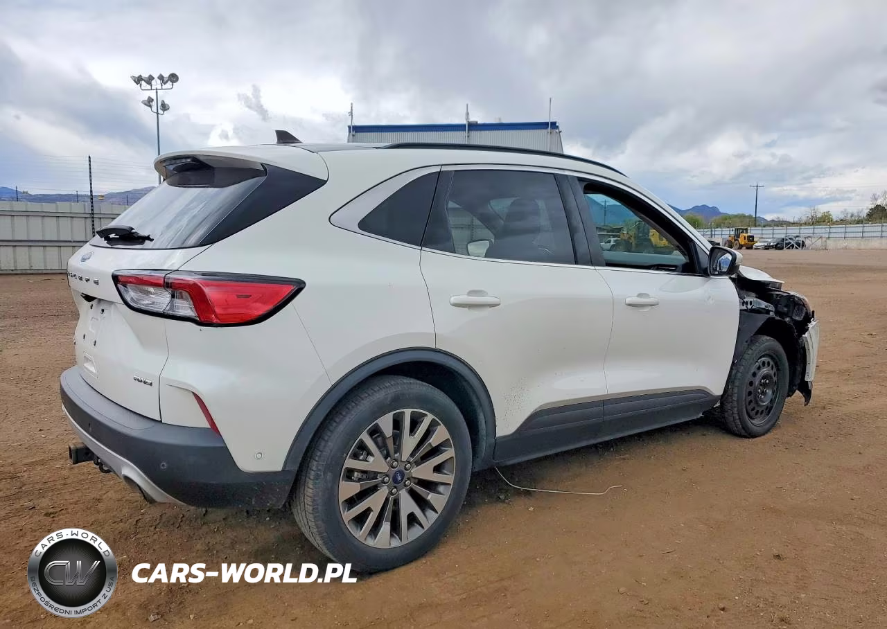 2020 Ford Escape Titanium VIN:1FMCU9J92LUC74103 - 3