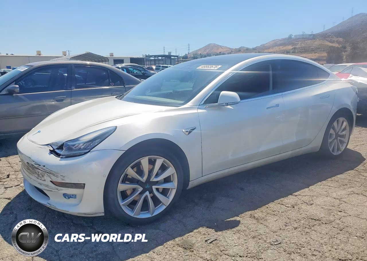 2020 Tesla Model 3 – zdjęcie 1 z 12