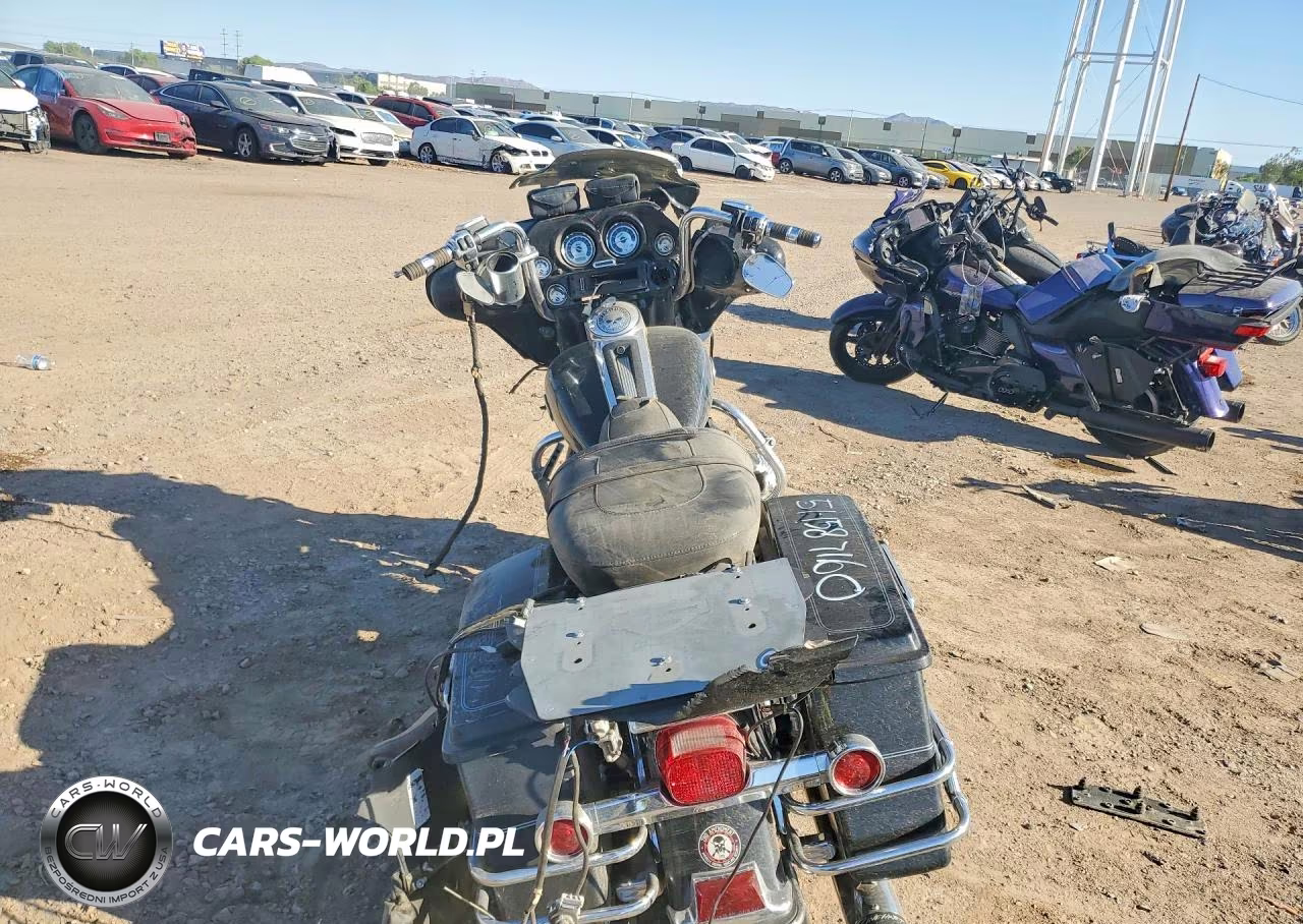 2008 Harley-Davidson Flhtcui VIN:1HD1FC4388Y613942 - 4