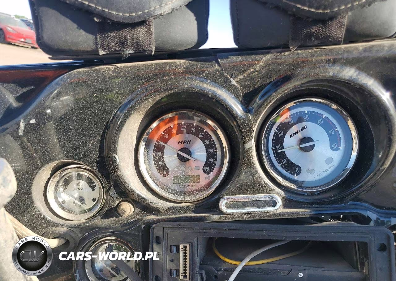 2008 Harley-Davidson Flhtcui VIN:1HD1FC4388Y613942 - 7