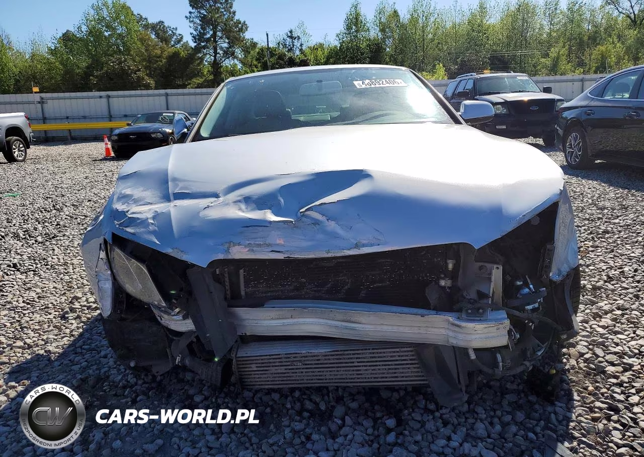 2010 Audi A5 Premium VIN:WAUCFAFR8AA046630 - 5